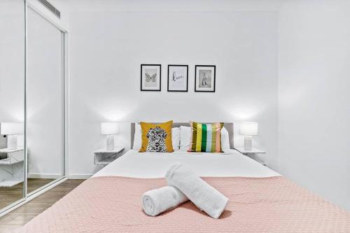 Centre of Newtown 2 Bed Apartment in Newtown
