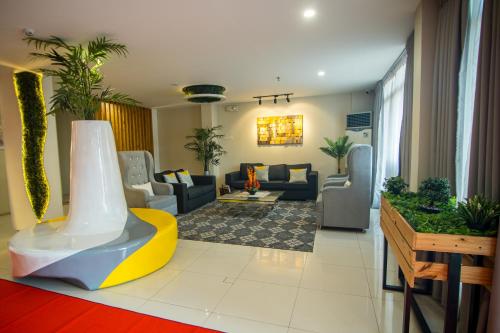 DLT Suites Cebu powered by Cocotel in Minglanilla