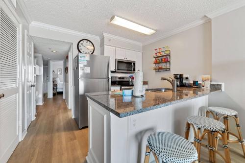 Royal Palms by Vacasa – Gulf Shores, AL
