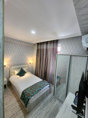 Summer Hotel – Toshkent, NY