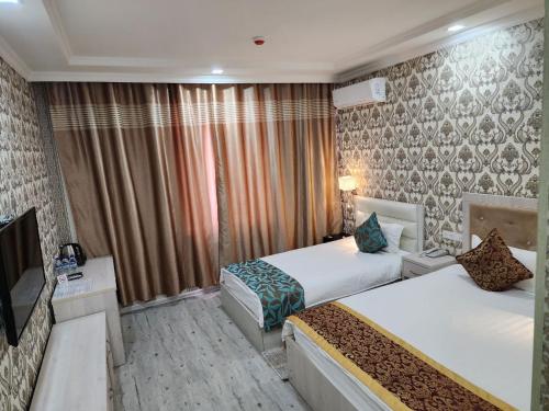 Summer Hotel – Toshkent, NY