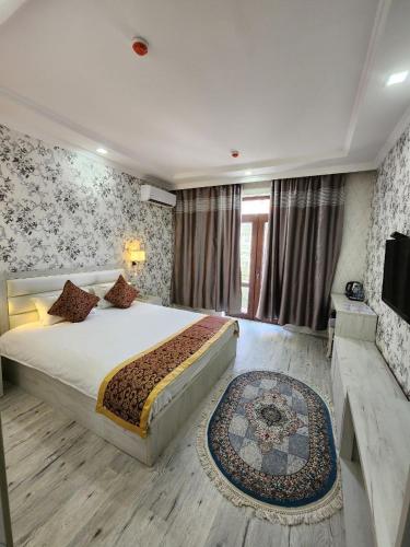 Summer Hotel – Toshkent, NY