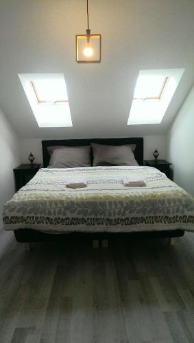 Kent Ridge Loft Sokolska - image 14