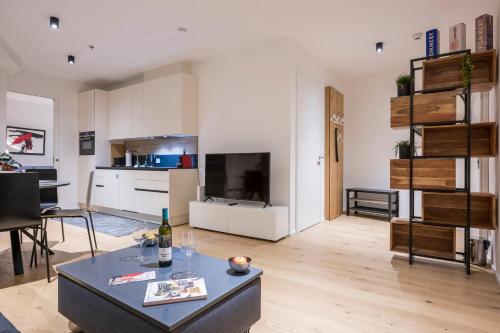 Luxury Suite Renngasse by welcome2vienna - image 7