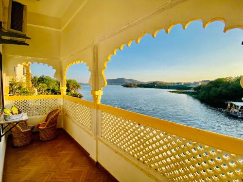 Balcony/terrace, hotel vallabh at lake pichola in Udaipur