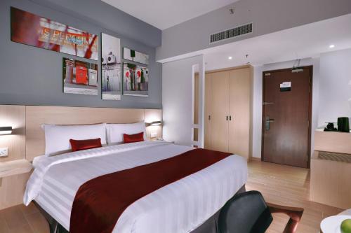 Deluxe Double Room image 2