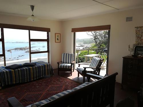 Létesítmények, Franskraal-Bit of Salt-Rustic Family Beach House-From R1650 per night, sleeps 6,min 2 nights, please in Franskraal