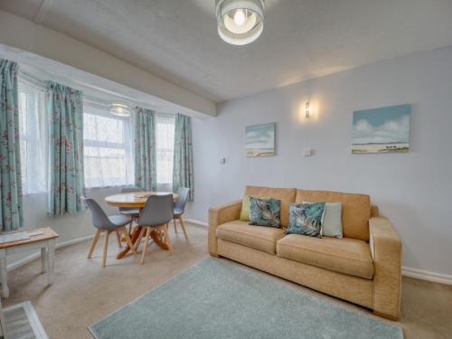 Apartment 7 - 1 bedroom Sea front location - Step free access from rear - Free Parking, Paignton (foto 3)