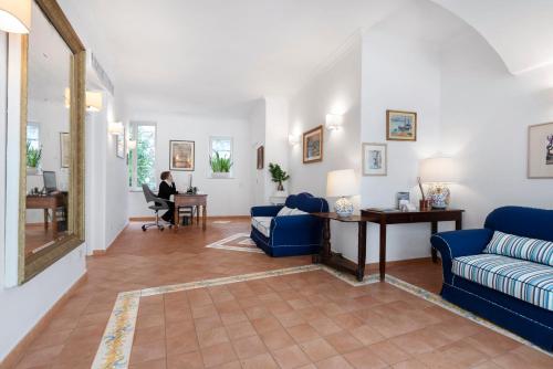 ล็อบบี้, โรงแรมบูแก็งวีล (Hotel Bougainville) in โพสิตาโน่