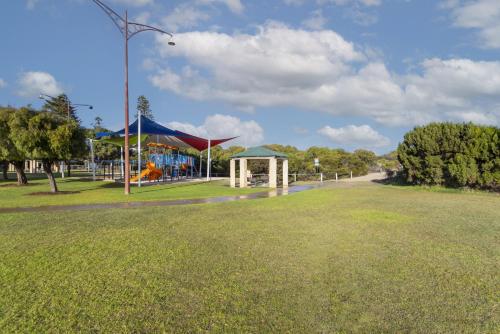 Golden Bay Beach Shack - EXECUTIVE ESCAPES