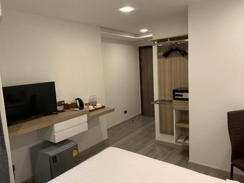 Thana Wisut Hotel, Bangkok (photo 5)