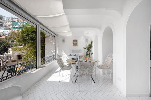 ห้องอาหาร, โรงแรมบูแก็งวีล (Hotel Bougainville) in โพสิตาโน่