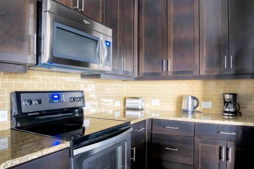 Domain 2br w gym pool wd nr Q2 Stadium ATX-47 in Austin, USA