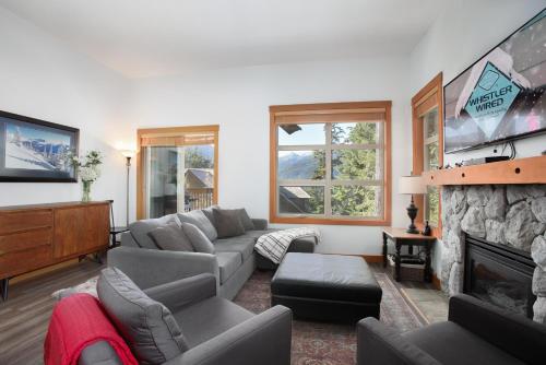 Mountain Star 16 - Ski In Ski Out, Private Hot Tub in Whistler, Canada