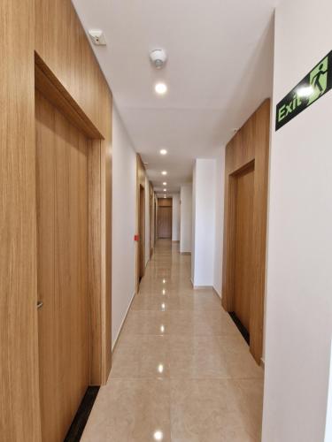 Hotel Queen Margaret Seaside – Ksamil, CA