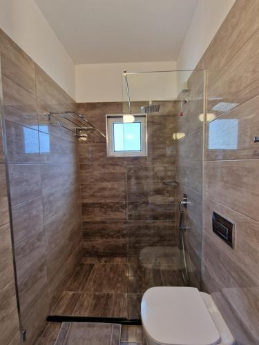 Hotel Queen Margaret Seaside – Ksamil, CA