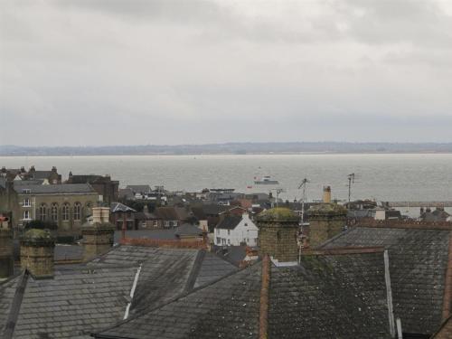 Endeavour House - image 5