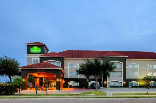 La Quinta Inn & Suites by Wyndham Mission At West Mcallen