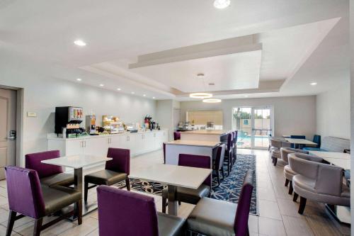 La Quinta Inn & Suites by Wyndham Mission At West Mcallen