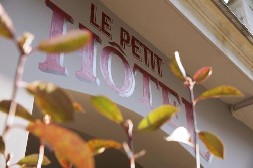 Hotel Le Petit Chomel - main image