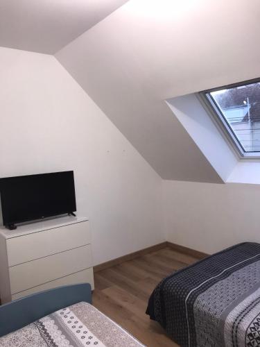 Chambre , 1 lit double et 1 lit simple, Le Mans (zdjęcie 8)