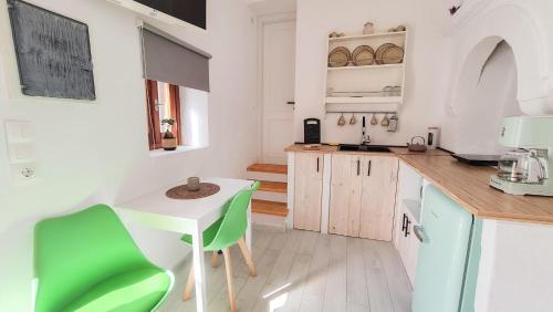 Lefko House