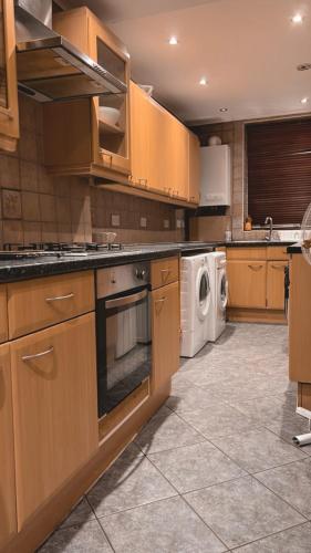 London Property Apartments for up to 6, next to Big Ben & London Eye 2