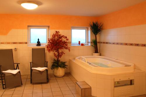 Bañera de hidromasaje, Im Winkel Appartements und Zimmer in Langenargen