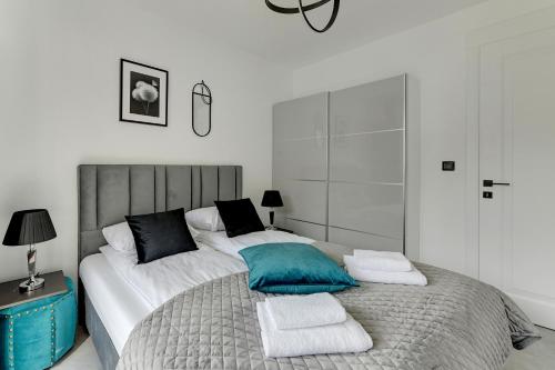 Two-Bedroom Apartment image 6