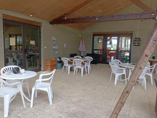 Erkély/terasz, Camping La Maltournée (Camping La Maltournee) in Germigny-des-Pres