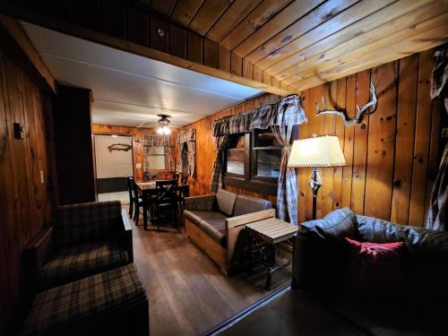 Adirondack Diamond Point Lodge