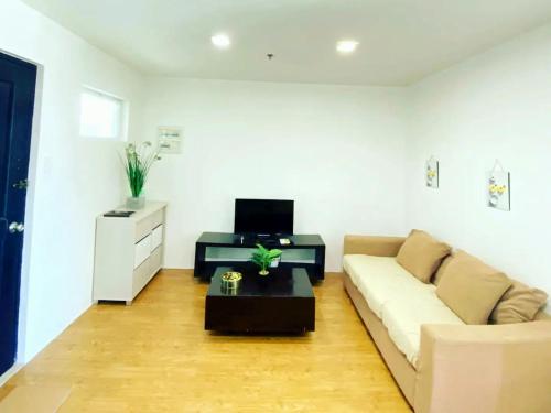 SK's Crib - Fully Furnished Condo @ Primavera Apts