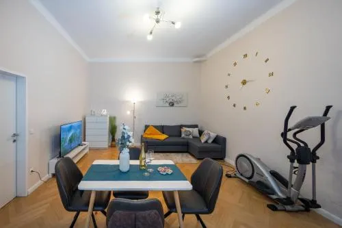 Spacious Prater Apartment l AC l Sleeps 4 in Wien, Österreich