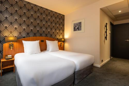 Aris Grand Place Hotel - image 10