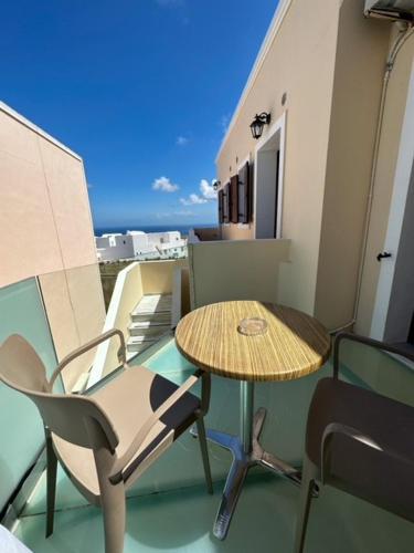 Antonia Apartments in Santorini
