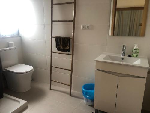 AZORES HOLIDAYS HOUSE -B&B - Suites - Self Check-in KEYBOARD