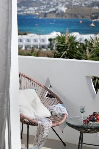 Villa Mykonos Heaven - Sea View & Outdoor Hot Tub - image 2