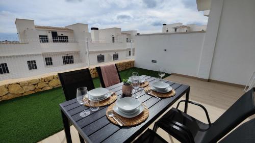 Fasiliti, PANORAMIC design home in Golf Bahia