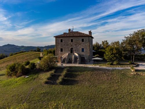  Antico Casolare panorama natura e idromassaggio, Pension in San Leo bei Torriana