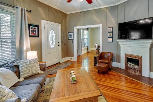 Quaint Anderson Home with Sunroom, Walk To Downtown! in Anderson, USA