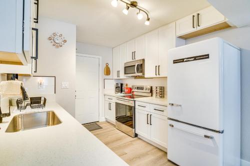Central Henderson Retreat Near Dining and Lake Mead!, Las Vegas (photo 7)