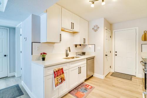 Central Henderson Retreat Near Dining and Lake Mead!, Las Vegas (photo 8)