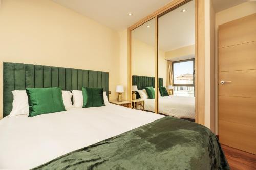 Luxury apartments in Barrio Palacio - Tap to explore photos