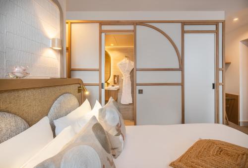 2 double beds