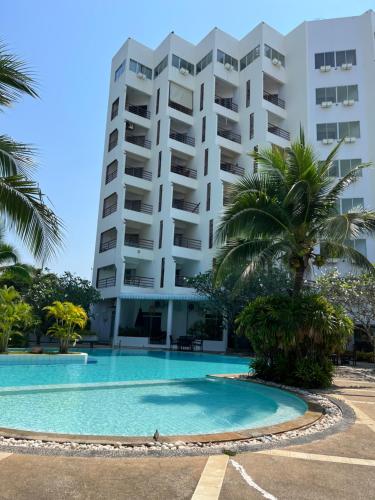 Accommodation near Mae Ramphueng Beach Sea San Sun Condominium - 숙소 외관