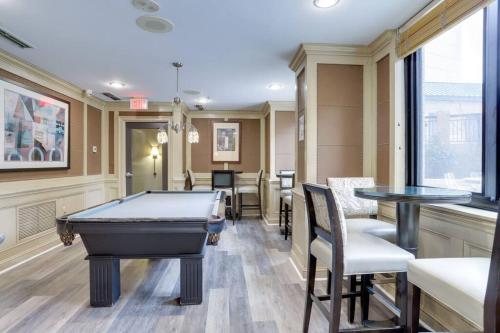 Fantastic 1 Bedroom Condo At Ballston With Gym in Arlington, USA