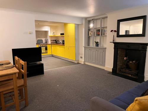 Entire 2-bedroom Flat in Camden 5