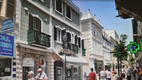 2 bedroom flat on Main Street, Gibraltar (foto 2)