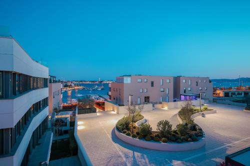 The View Luxury Residence with Pool - image 8