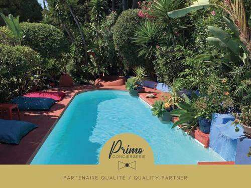 "La Villa Bali", en Bord de Mer à 5 mn des plages avec Piscine à cascade, Grand extérieur unique sur le thème de Bali gîte à louer Six-Fours-les-Plages
